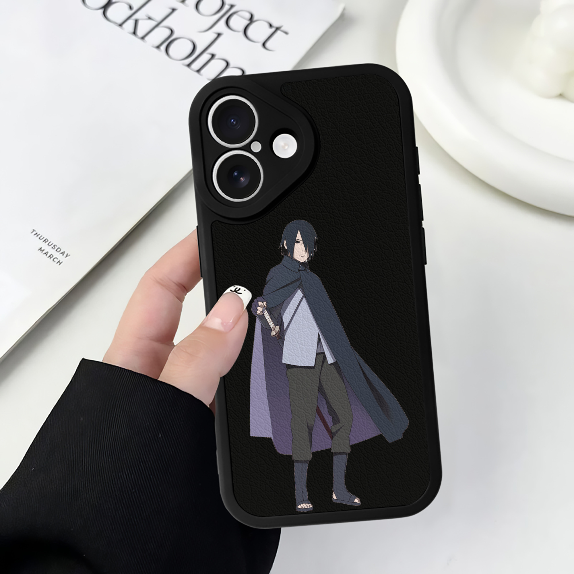 （画像用） NARUTO -ナルト- うちは サスケ Uchiha Sasuke 【iPhone 16シリーズ対応】シリコンスマホケース（レザー調） 材質：シリコン